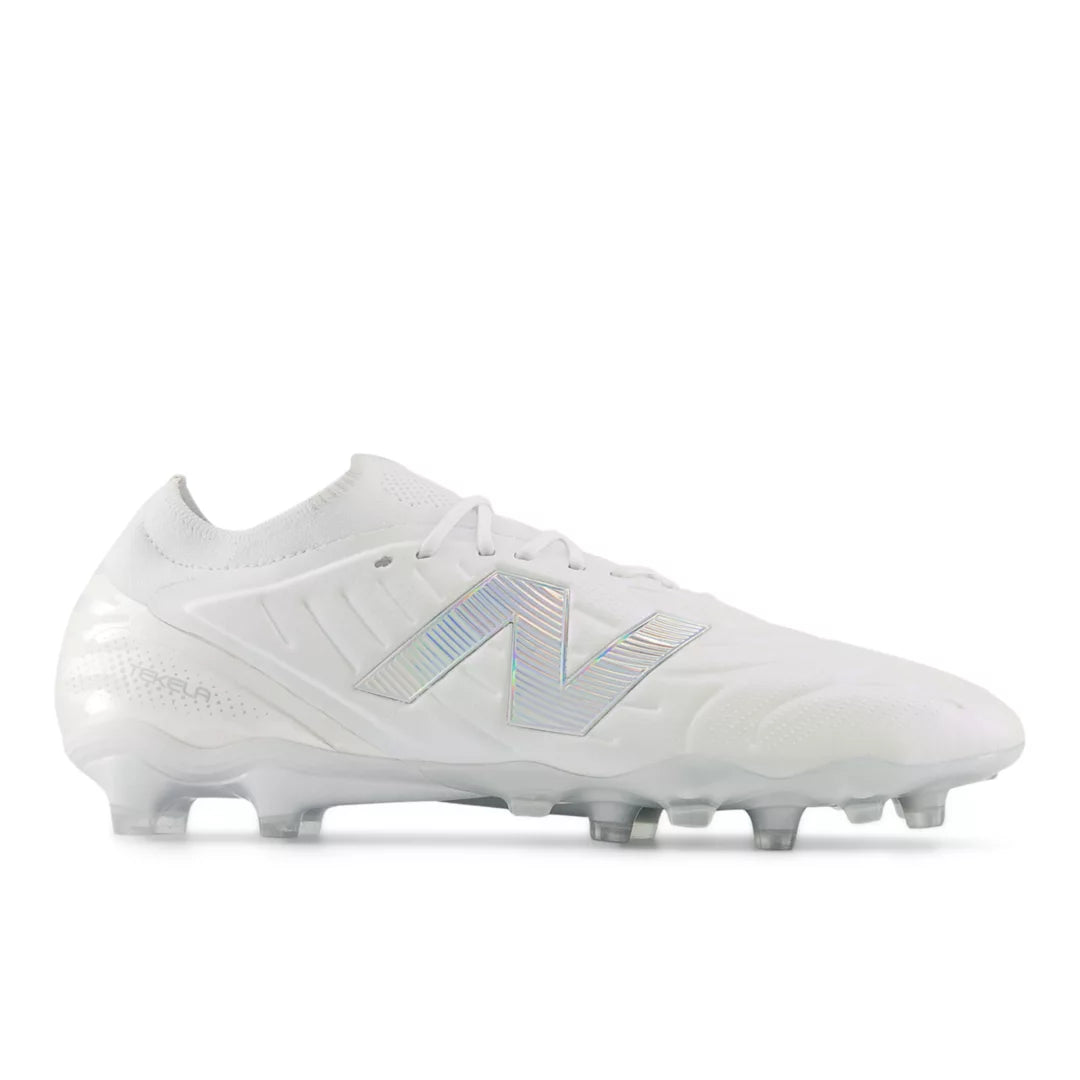 Tekela Elite Low FG V5 - New Balance Everyday