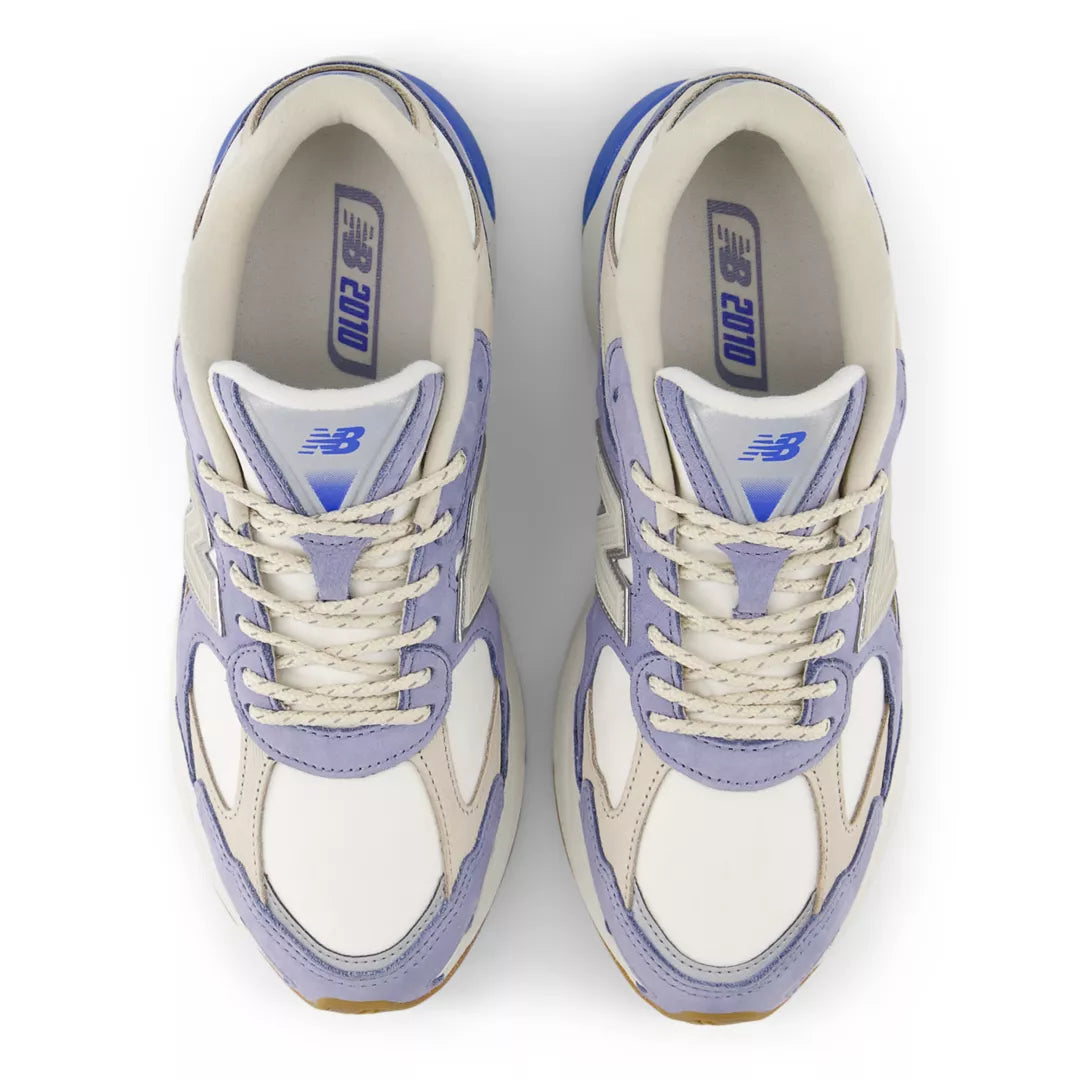 Cool Skies 2010 - New Balance Essential