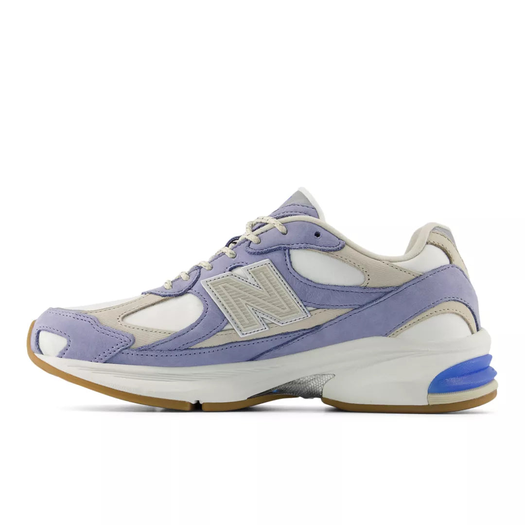Cool Skies 2010 - New Balance Essential