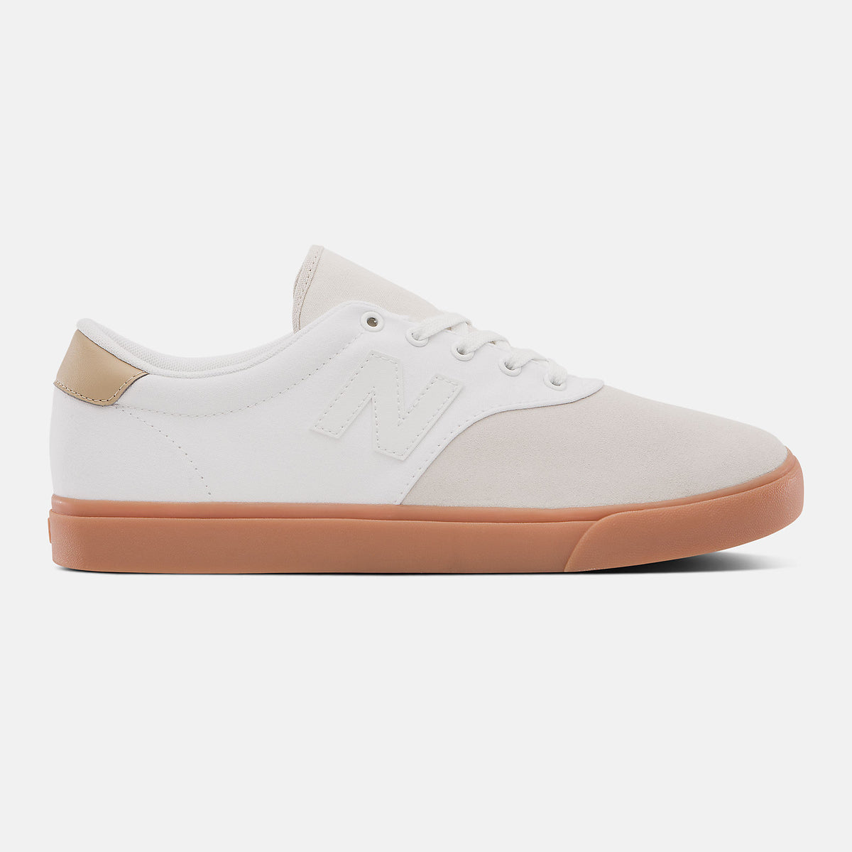 AM55 - New Balance Essential