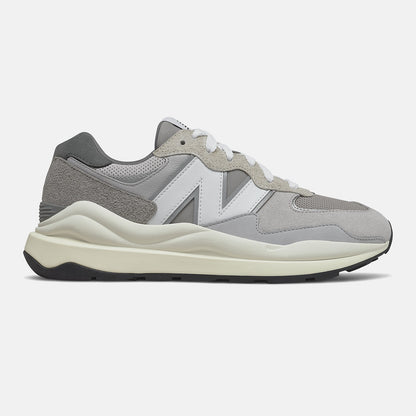 57/40 - New Balance Signature
