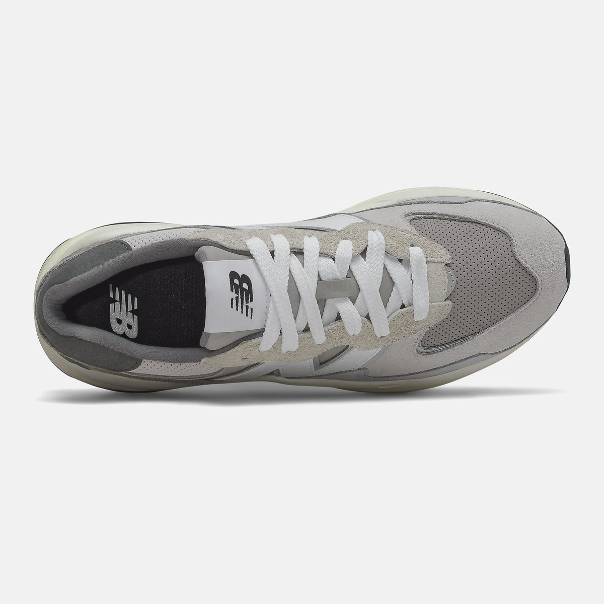 57/40 - New Balance Signature