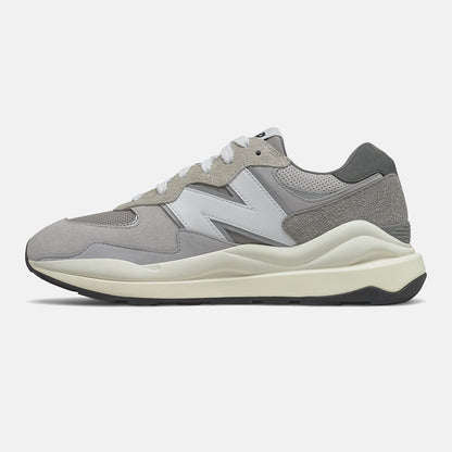 57/40 - New Balance Signature