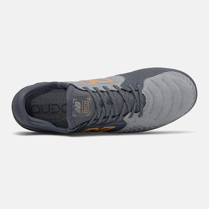 audazo V5+ Pro Suede IN - New Balance Essential