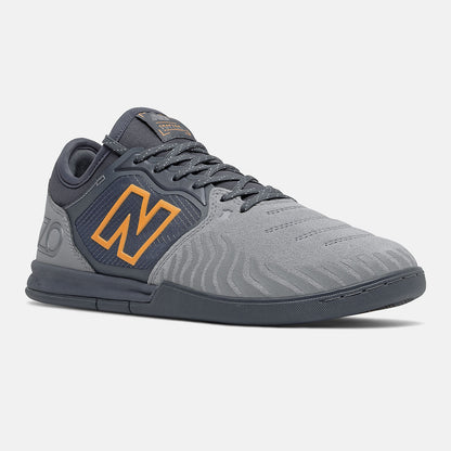 audazo V5+ Pro Suede IN - New Balance Essential