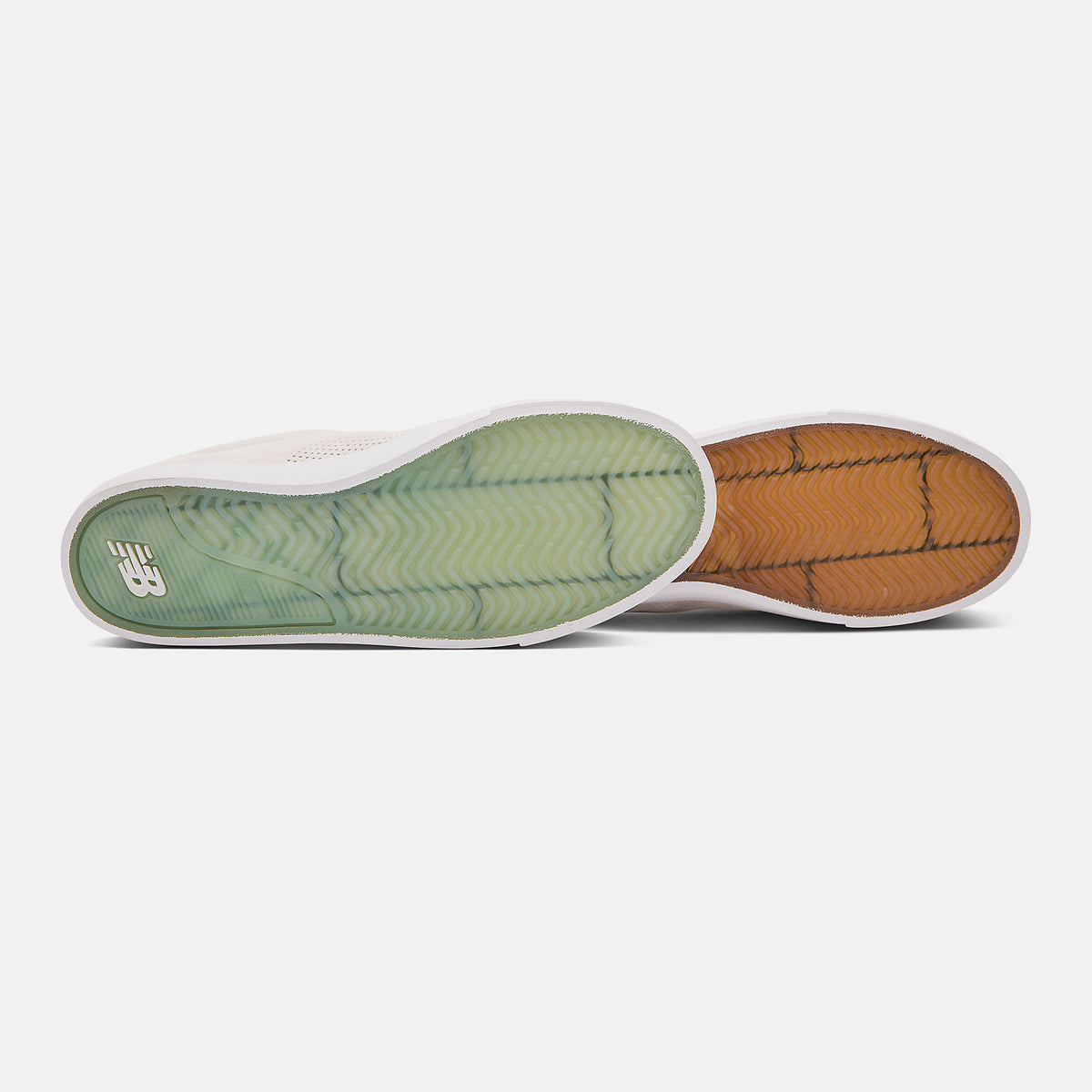 New Balance Numeric NM22 - New Balance Essential
