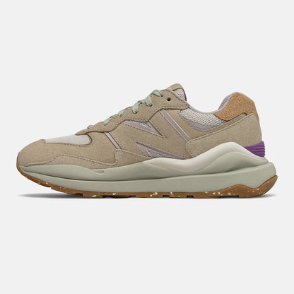 57/40 - New Balance Essential