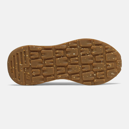 57/40 - New Balance Essential