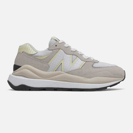 57/40 - New Balance Essential