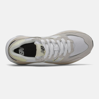 57/40 - New Balance Essential