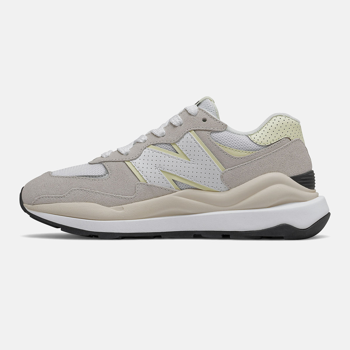 57/40 - New Balance Essential